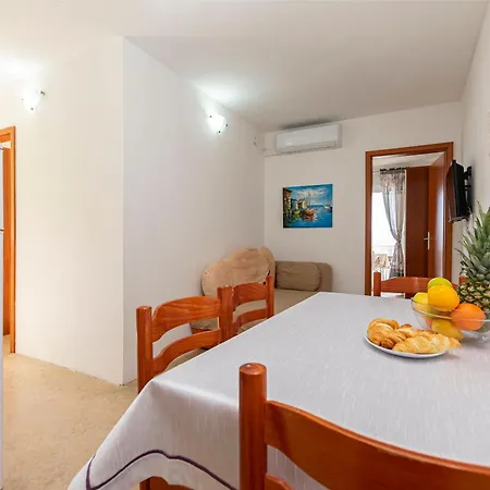 Adriatic Blue With Pool Apartmán Mimice